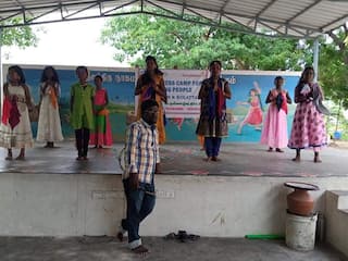 மறைந்து வரும் நாட்டுப்புறக் கலைகளை மீட்டெடுக்கும் தேனி இளைஞர்கள்!