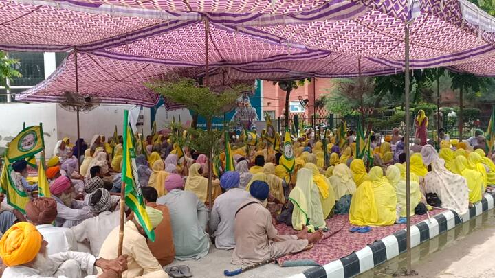 ਕਿਸਾਨ ਆਗੂ ਦੀ ਮੌਤ ਮਗਰੋਂ ਡੀਸੀ ਦਫਤਰ ਅੱਗੇ ਅਣਮਿੱਥੇ ਸਮੇਂ ਲਈ ਧਰਨਾ