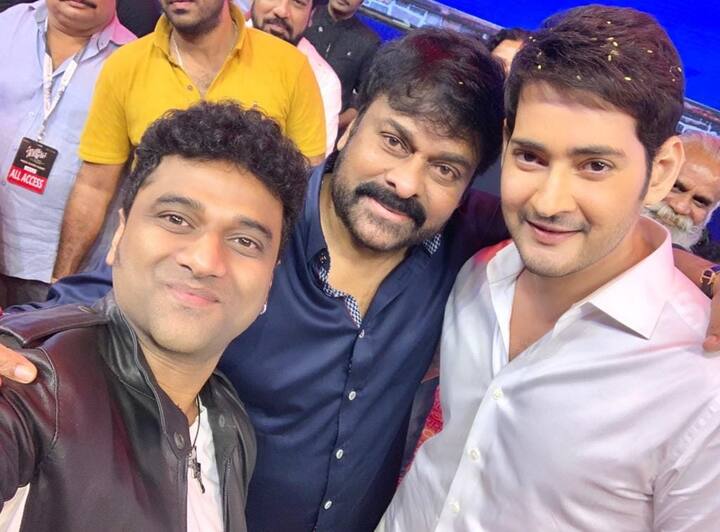 మెగాస్టార్ చిరంజీవి, సూపర్ స్టార్ మహేష్ బాబులతో దేవిశ్రీప్రసాద్ సెల్ఫీ