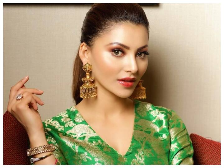 Millions of people are in awe of Urvashi Rautela Indian looks Urvashi Rautela के Indian Looks पर फिदा हैं करोड़ों लोग, खूबसूरती ऐसी कि थाम लेंगे दिल