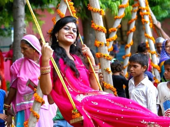 Sawan Special: आपको भी आता है सावन में झूला झलने में मजा तो जानें इसके हेल्थ बेनिफिट्स Sawan Special: आपको भी आता है सावन में झूला झलने में मजा तो जानें इसके हेल्थ बेनिफिट्स