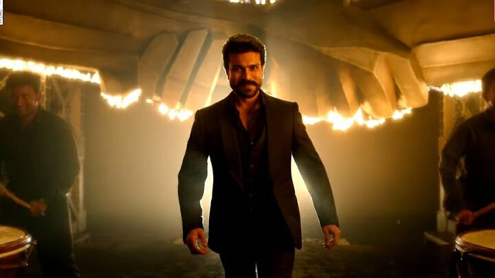 చివర్లో మాత్రం ఎండింగ్ టైటిల్ లో చిత్రబృందం అంతా కలిసి ఈ పాటలో కనిపించి కనువిందు చేయబోతుంది. ఈ సినిమాలో మిగిలిన పాతాళ లిరికల్ వీడియోలను సైతం ఇలానే కొత్తగా డిజైన్ చేసి రిలీజ్ చేయబోతున్నారు. దానికోసం స్పెషల్ గా ఓ బడ్జెట్ కూడా అనుకున్నారట.