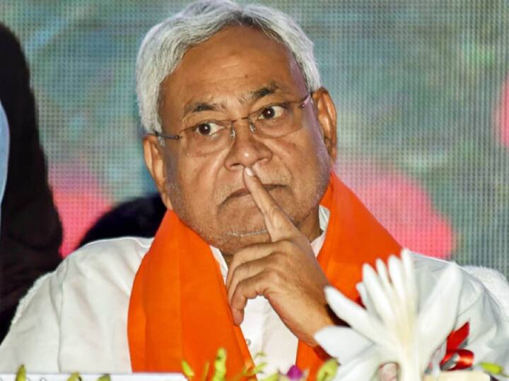 Bihar Politics: उपेंद्र कुशवाहा के बयान को RJD ने बताया हास्यास्पद, कहा- नीतीश कुमार पलटीमार मैटेरियल