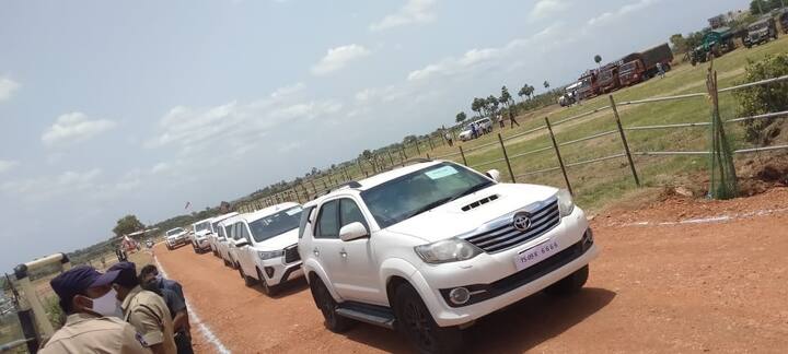 సీఎం కేసీఆర్ నల్గొండ జిల్లాలోని హాలియా పర్యటన ముగిసింది. హాలియాలో ప్రగతిపై సమీక్షా సమావేశం నిర్వహించి మంత్రులు, అధికారులతో సీఎం కేసీఆర్ చర్చించారు.