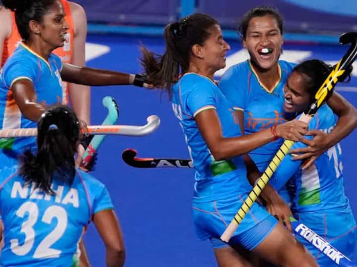 Indian women's hockey Team's fall and Rise in world stage ‛10 பேரை அடிச்சு டான் ஆகல... அடிச்ச 10 பேரும் டான்...’ இந்திய மகளிர் ஹாக்கியின் வீழ்ச்சியும்... எழுச்சியும் !
