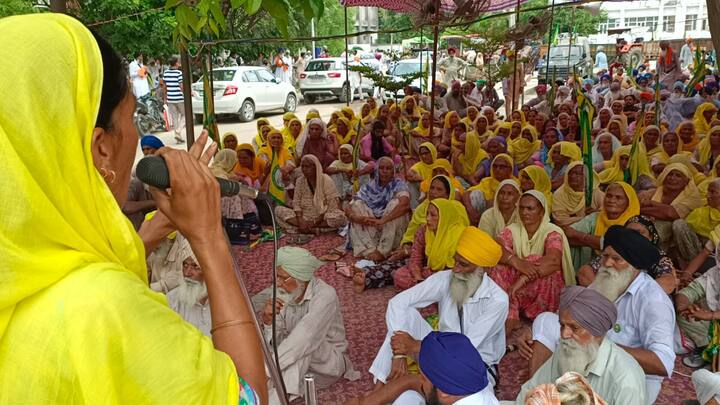 ਇਸ ਮੌਕੇ ਕਿਸਾਨ ਆਗੂਆਂ ਨੇ ਦੱਸਿਆ ਕਿ ਮ੍ਰਿਤਕ ਕਿਸਾਨ ਦੇ ਪਰਿਵਾਰ ਨੂੰ 10 ਲੱਖ ਰੁਪਏ ਮੁਆਵਜ਼ਾ ਰਾਸ਼ੀ, ਕਰਜ਼ ਮਾਫੀ ਤੇ ਪਰਿਵਾਰ ਦੇ ਇੱਕ ਮੈਂਬਰ ਨੂੰ ਸਰਕਾਰੀ ਨੌਕਰੀ ਦਾ ਐਲਾਨ ਕੀਤਾ ਜਾਵੇ।