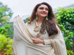 Actress Sri Devi Vijayakumar pics | சொன்னாலும் சொன்னாலும் கேட்டிராது கன்னி மனது - ஸ்ரீதேவி விஜயகுமார்