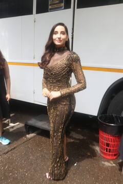 परी हूं मैः फिश कट बॉडीकॉन गाउन में Nora Fatehi का दिखा स्टनिंग अवतार, देखें तस्वीरें