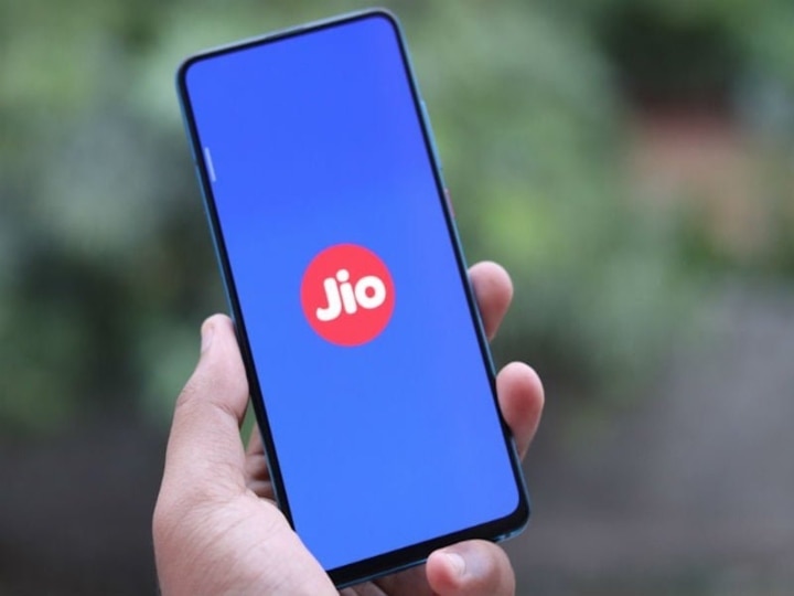 Reliance Jio Is Offering Buy 1, Get 1 Free Offer On All Its JioPhone  Prepaid Plans | JIO OFFER | 'ஒன்று வாங்கினால் ஒன்று இலவசம் ' - 200  ரூயாக்கும் குறைவான ஜியோவின் அசத்தல் திட்டங்கள் !