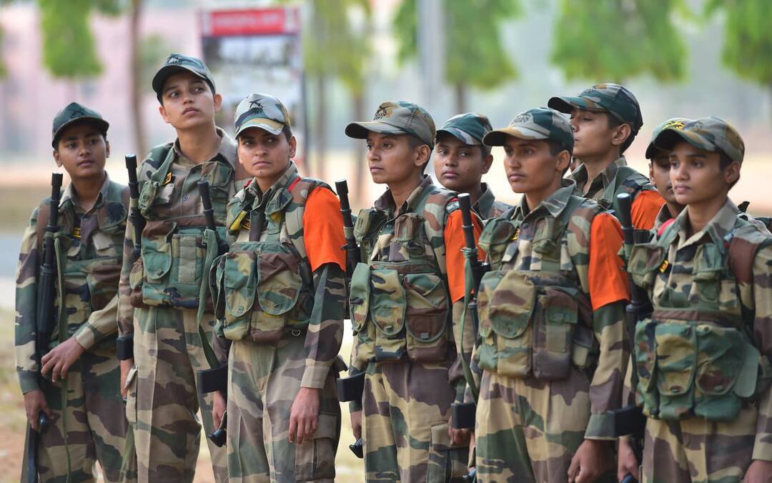 Indian Army Recruitment 2021: ਅਫ਼ਸਰਾਂ ਦੀਆਂ ਅਸਾਮੀਆਂ ਲਈ ਨੋਟੀਫਿਕੇਸ਼ਨ, ਤਨਖਾਹ ਹੋਵੇਗੀ 2 ਲੱਖ ਤੱਕ Indian Army Recruitment 2021: Golden opportunity to earn salary upto Rs 2.5 lakh Indian Army Recruitment 2021: ਅਫ਼ਸਰਾਂ ਦੀਆਂ ਅਸਾਮੀਆਂ ਲਈ ਨੋਟੀਫਿਕੇਸ਼ਨ, ਤਨਖਾਹ ਹੋਵੇਗੀ 2 ਲੱਖ ਤੱਕ
