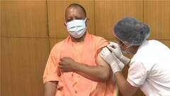 CM Yogi ने सिविल अस्पताल में ली Corona Vaccine की दूसरी डोज | ABP Ganga