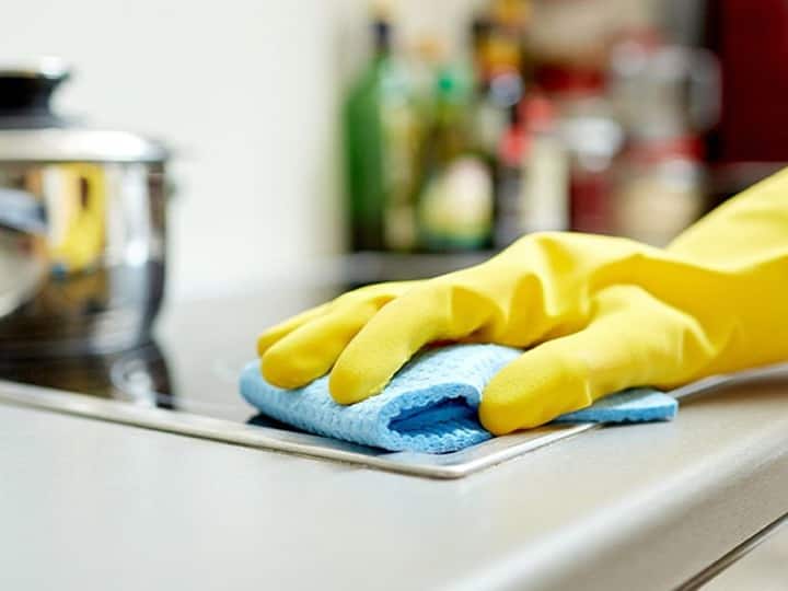 Kitchen Cleaning Tips: बारिश में बीमारियों से बचना है, तो किचन में 5 चीजों को रखें साफ, यहां होते हैं सबसे ज्यादा बैक्टीरिया