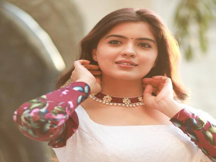 உன் பேரை சொன்னாலே நான் திரும்பி பார்க்கிறேன்