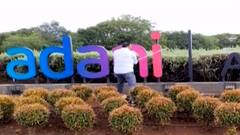 Mumbai : Adani Airport नामफलकाला शिवसेनेचा आक्षेप, विमानतळावरच्या अदानींच्या नामफलकाची तोडफोड