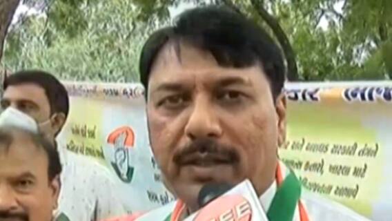 ગાંધીનગર:પ્રદેશ કોંગ્રેસના સિવિલ કેમ્પસ પર વિરોધ પ્રદર્શન, રાજ્ય સરકાર વિરુદ્ધ અસંવેદના દિવસના ધરણાં