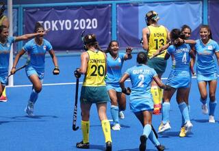 Tokyo Olympics 2020 : चक दे इंडिया.... भारतीय महिला हॉकी संघाची उपांत्य फेरीत धडक ABP Majha