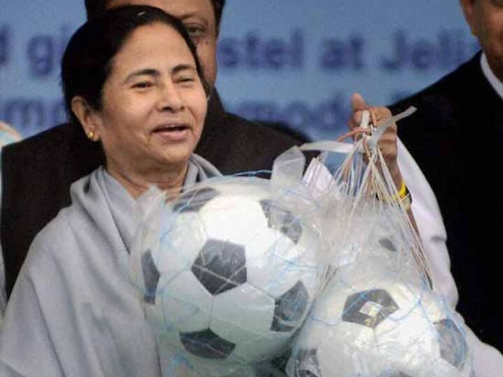 West Bengal CM To Launch 'Khela Hobe' Programme At Netaji Indoor Stadium WB CM Mamata Banerjee To Launch 'Khela Hobe' Programme, Will Distribute Footballs To Sports Clubs