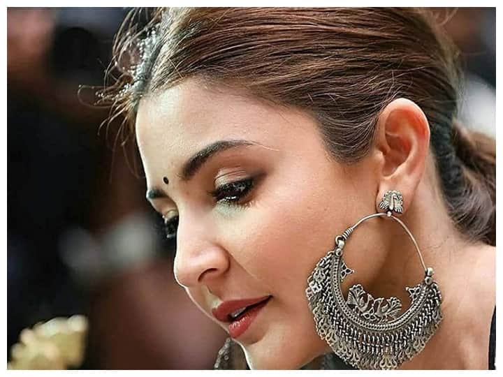 इन Earrings के साथ अपने Look को और Classy बना देती हैं Anushka Sharma, आप भी कर सकती हैं Try