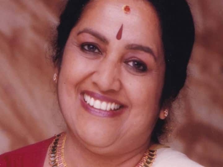 தமிழில் பிரபலமடைந்த முத்து படத்தின் குலுவாலிலே, அலைபாயுதே படத்தில் அலைபாயுதே, விண்ணைத்தாண்டி வருவாயா படத்தின் ஓமணப் பெண்ணே உள்ளிட்ட பல பாடல்கள் கல்யாணி மேனன் பாடியவைதான்.