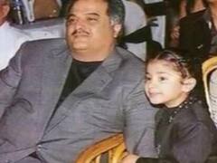 Boney Kapoor pics | பொன்மகளின் புன்னகைபோல் யுக பூக்களுக்கு புன்னகைக்க தெரியவில்லை - ஜான்வி மற்றும் போனிகபூர்