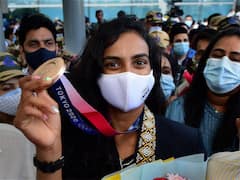 PV Sindhu: టోక్యో ఒలింపిక్ కాంస్య పతక విజేత పీవీ సింధుకు దిల్లీలో ఘన స్వాగతం