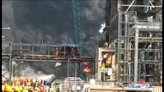 Fire at Haldia: হলদিয়া পেট্রোকেমিক্যালে বিধ্বংসী আগুন, কালো ধোঁয়ায় সঙ্গে সঙ্গে ছড়িয়েছে আতঙ্কও