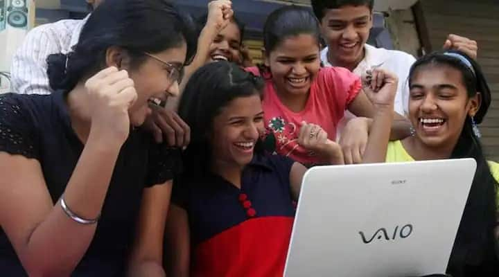 CBSE 10th Result 2021 Announced cbseresults.nic.in Today at 12 Noon CBSE 10th Result 2021 :  બપોરે 12 વાગે જાહેર થશે સીબીએસઇ પરીક્ષાનુ રિઝલ્ટ, બોર્ડે કર્યુ કન્ફોર્મ