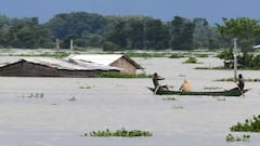 Bengal Flood Situation: ডিভিসির জলে প্লাবিত একাধিক এলাকা, শুরু তৃণমূল-বিজেপি সংঘাত