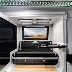 Allu Arjun Vanity Van: 7 करोड़ की लग्जुरियस वैनिटी वैन के मालिक हैं अल्लू अर्जुन, अंदर से दिखती है मॉर्डन महल जैसी