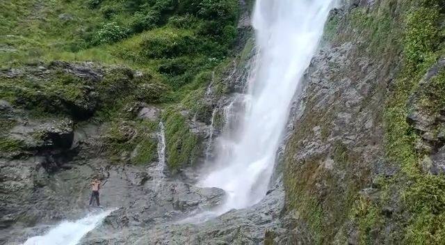 Darjeeling Asali Waterfall New Tourist attraction in Mirik know how to get there Darjeeling Asali Waterfall:  স্থানীয়দের ভাষায় 'আসালি, পর্যটকদের ভিড় বাড়ছে দার্জিলিংয়ের এই জলপ্রপাত দেখতে, রইল যাওয়ার খোঁজ
