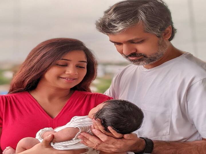 மே 22, ஸ்ரேயா கோஷல் மற்றும் ஷைலாதித்யா ஜோடிக்கு ஆண் குழந்தை பிறந்தது