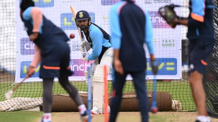 অগ্রবালের চোট পেয়ে ছিটকে যাওয়ার পর ওপেনিংয়ে রোহিত শর্মার ওপরই মূল গুরুদায়িত্ব থাকবে।