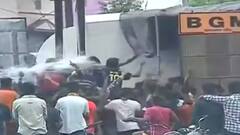 Kolhapur : पुरातून शहर सावरलं नसताना तरुणाईचा बेजबाबदारपणा, चक्क डाॅल्बीच्या तालावर रेन डान्सABPMajha