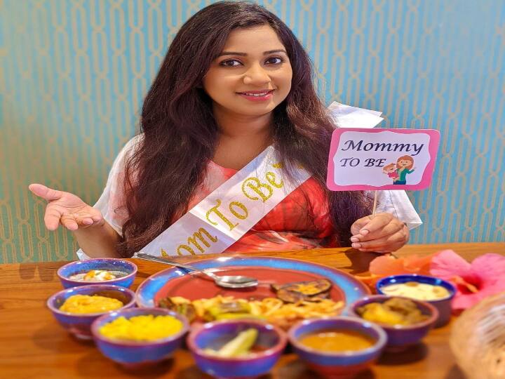 தமிழ், தெலுங்கு,இந்தி என இந்தியாவின் முன்னணி பாடகிகளில் ஒருவர் ஸ்ரேஷா கோஷல்