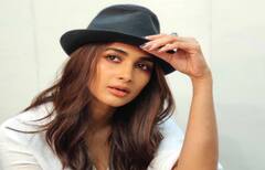 Actress Pooja Hedge  pics | பேரே இல்லா பூவைக் கண்டா, எந்தன் வேரெங்கும் பேரானந்தம் - பூஜா ஹெக்டே போட்டோஸ்