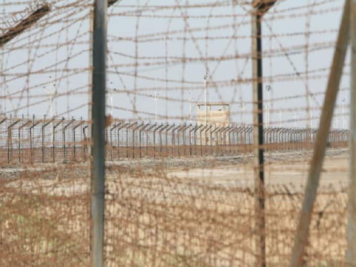 Pakistani Teenager Crosses Gujarat Border Into India After Fight With Family Pakistani Teenager Crosses Gujarat Border Into India After Fight With Family