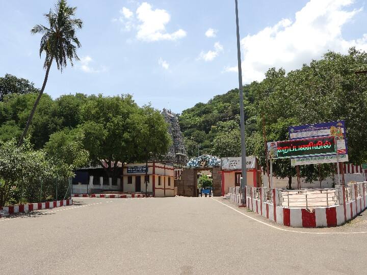 ஆட்கள் இல்லாமல் காட்சியளிக்கும் மதுரை கள்ளழகர் கோவில்