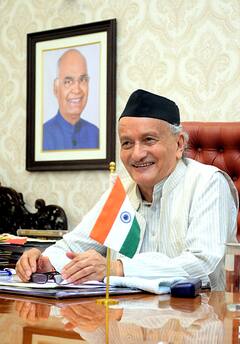 फाईल पाठवूनही निर्णय घेत नसल्याचा राज्य सरकारचा आरोप, फाईल उशीरा मिळाल्याचं राज्यपालांचं स्पष्टीकरण