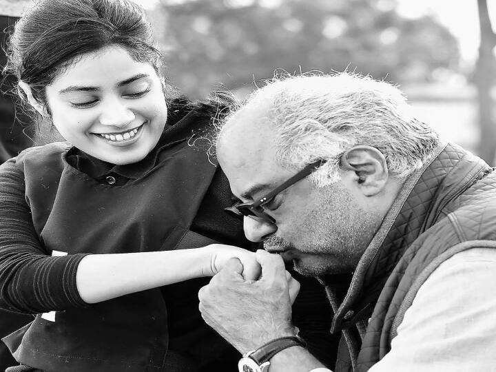 முதல் முறையாக ஒரு முழு முதல் பாத்திரத்தில் ஒரு நடிகராக நடிக்க தொடங்கியுள்ளார்