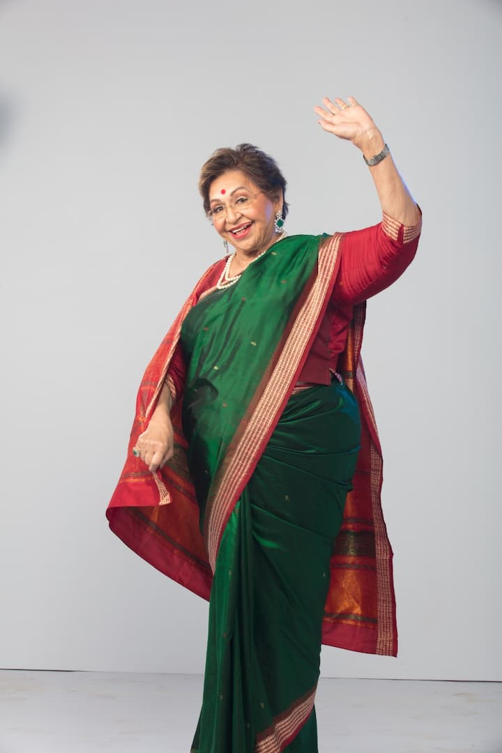 এমনিতেই দর্শকদের মধ্যে বেশ জনপ্রিয় এই অনুষ্ঠান। সেখানে হেলেনের আবির্ভাব যেন 'আইসিং অন দ্য কেক'।