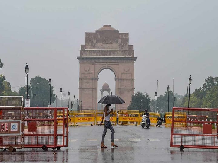 Delhi Monsoon Update: Moderate rain forecast in the capital Delhi till August 6, the weather will be pleasant Delhi Monsoon Update: राजधानी दिल्ली में 6 अगस्त तक मध्यम बारिश का अनुमान, मौसम रहेगा सुहावना