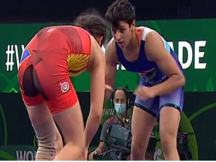 कुश्तीः अंशु मलिक महिलाओं के 57 किग्रा भार वर्ग के पहले मुकाबले में इरिना कुराचिकिना (बेलारूस) से हार गईं. इरिना फाइनल में पहुंच गई हैं और अंशु गुरुवार को रेपेशॉज खेलेंगी.