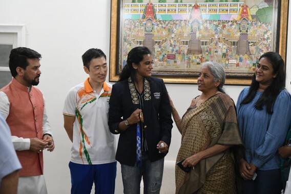 PV Sindhu Felicitation Ceremony: దిల్లీలో కేంద్రమంత్రులను కలిసిన టోక్యో ఒలింపిక్ కాంస్య పతక విజేత పీవీ సింధు
