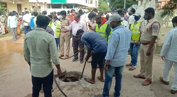 Hyderabad: Two GHMC Workers dead after stucks in manhole while cleaning in Vanasthalipuram Hyderabad: మ్యాన్‌హోల్‌లో గల్లంతైన ఇద్దరు కార్మికులు.. ఒకరి మృతదేహం వెలికితీత, కొనసాగుతున్న గాలింపు