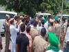 Pilibhit: प्रभारी मंत्री स्वामी प्रसाद मौर्य को पीलीभीत में दिखाये गये काले झंडे, किसानों का हंगामा