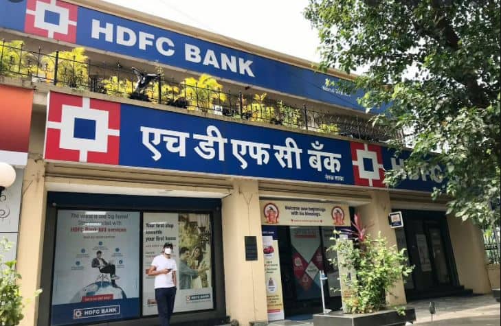 HDFC बैंक ने जारी किया ग्राहकों के लिए नोटिफिकेशन, 1 अक्टूबर से बदल रहा है यह जरूरी नियम, जानें डिटेल