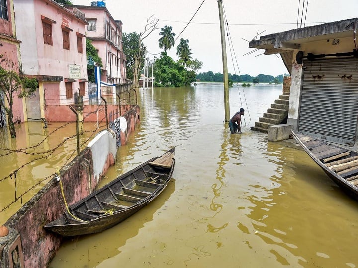 Madhya Pradesh: Flood rain wreaks havoc, more than 1100 villages affected, Army was also called after NDRF and SDRF मध्य प्रदेश: बाढ़ बारिश का कहर, 1100 से ज्यादा गांव प्रभावित, NDRF और SDRF के बाद सेना को भी बुलाया गया