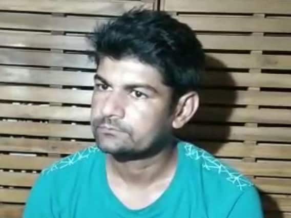 Saharanpur to Delhi: इंसाफ के लिए पैदल ही सफर पर निकले प्रवीण कुमार, धर्मांतरण मामले में आया था नाम Saharanpur to Delhi: इंसाफ के लिए पैदल ही सफर पर निकले प्रवीण कुमार, धर्मांतरण मामले में आया था नाम