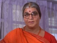 Shahrukh Khan से लेकर Priyanka Chopra तक, इन सेलेब्स ने अपनी फिल्मों के लिए किया जॉ-ड्रॉपिंग मेकओवर