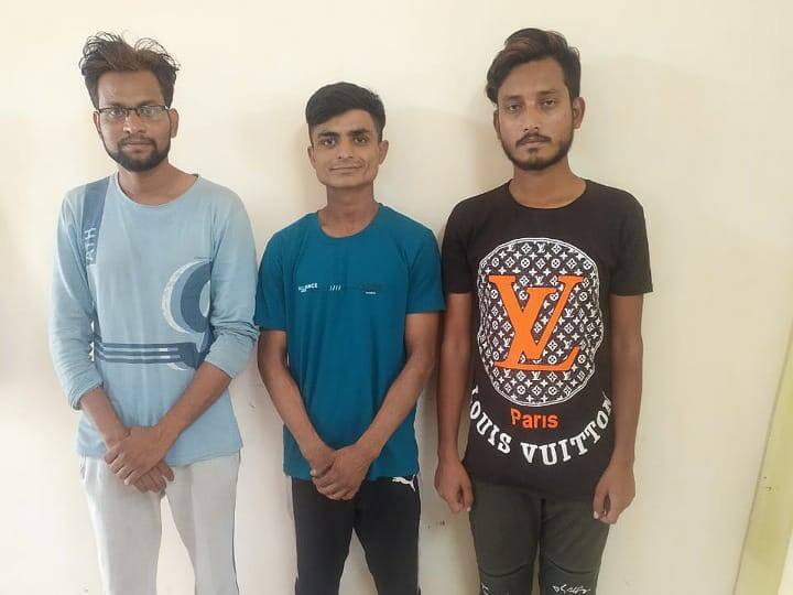 Three Delhi youths arrested for online scam in Karur கரூர் விவசாயியிடம் ஆன்லைன் மோசடி- 7 ஆண்டுகளுக்கு பின் டெல்லிக்கே சென்று மூவரை தூக்கிய சிபிசிஐடி